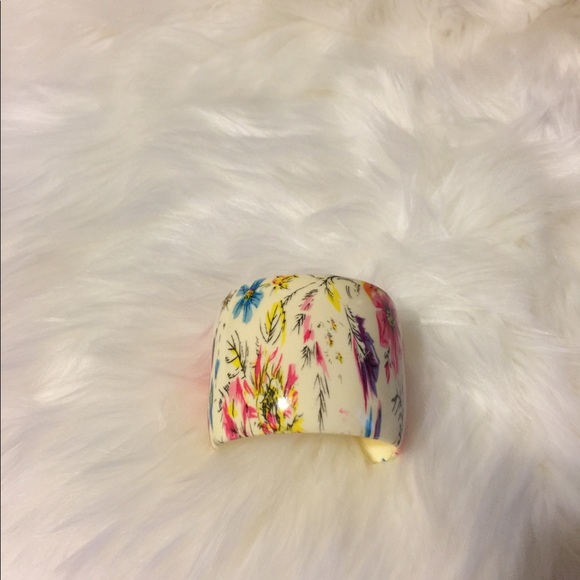 Cuff bracelet - Picture 1 of 5